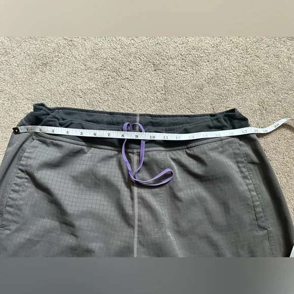 ⭐️XL Fitting Grey Lululemon Shorts - older style - Picture 5 of 6